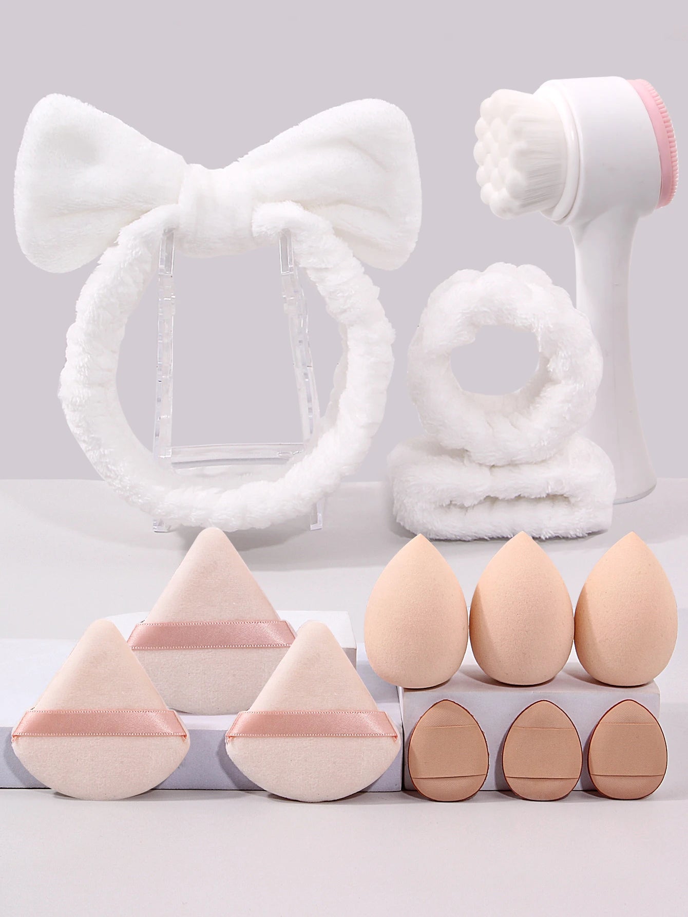 13/4pcs Facial Care Set, Makeup Sponges, Silicone Exfoliating Brushes, with Hair Ties, for Deep Cleansing Skincare Kit